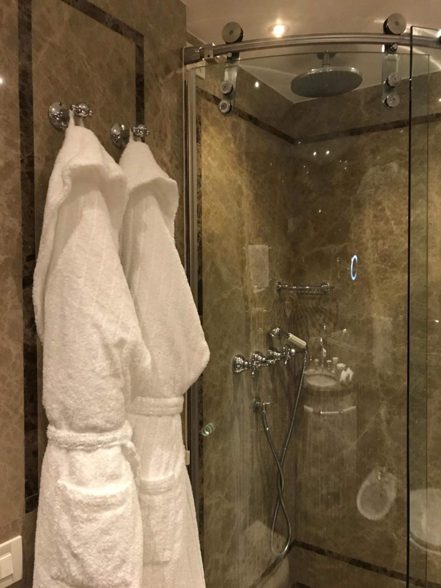 Suite de Luxe - Vue sur Place Saint-Marc